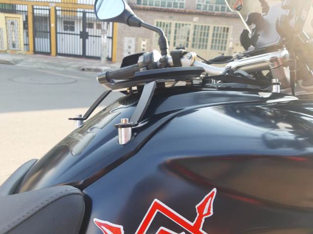 F700GSBTB - BASE PARA TANK BAG