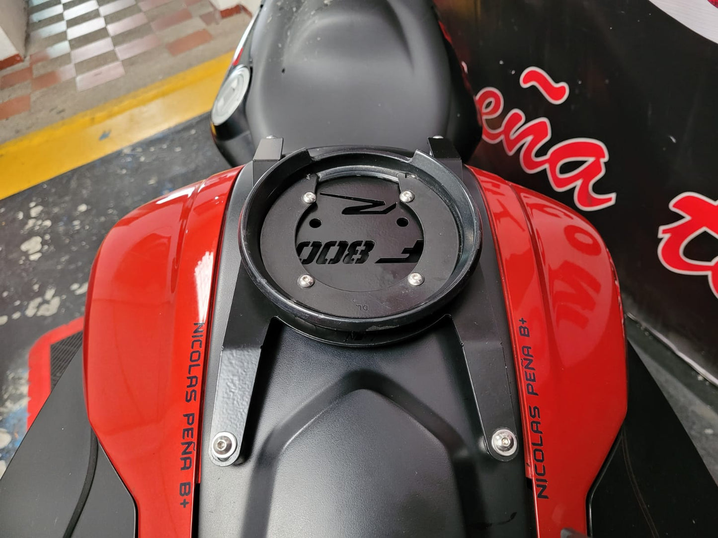F800RBTB - BASE PARA TANK BAG