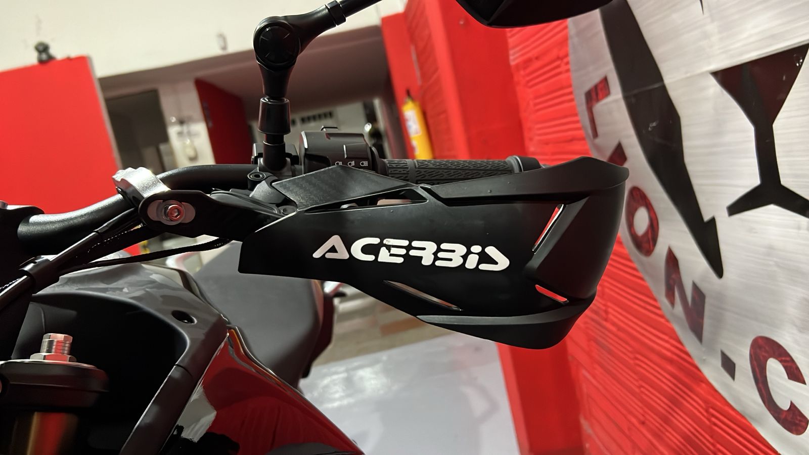 PN0350 HAND SAVERS ACERBIS – LION ACCESORIOS MOTO