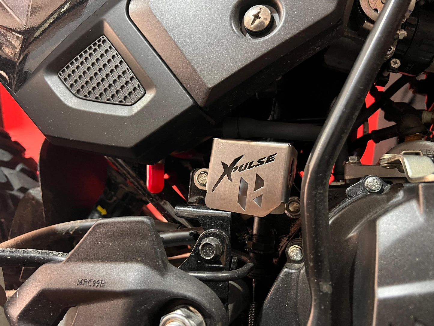 XPULPRFT4V - PROTECTOR RECIPIENTE FRENO TRASERO 4V