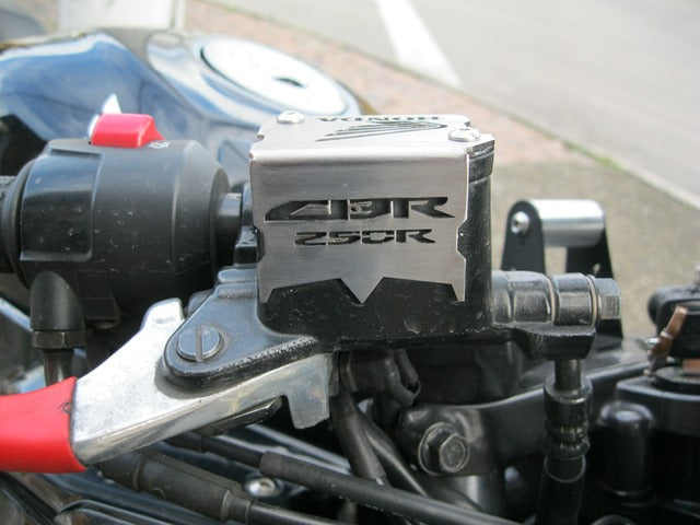 CBR250LBF - LUJO BOMBA FRENO DELANTERO