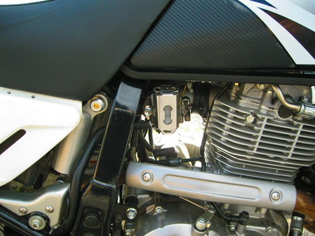 DR650PRFT - PROTECTOR RECIPIENTE FRENO TRASERO