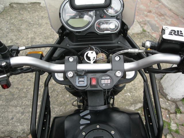 HIMAKCV - KIT PARA CARGADOR Y VOLTIMETRO ROYAL ENFIELD HIMALAYAN 411 - AKT TT ADV 250