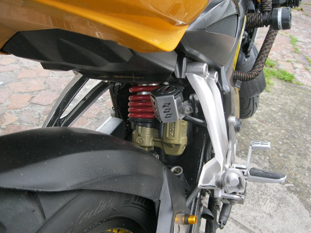 NS200PRFT - PROTECTOR RECIPIENTE FRENO TRASERO