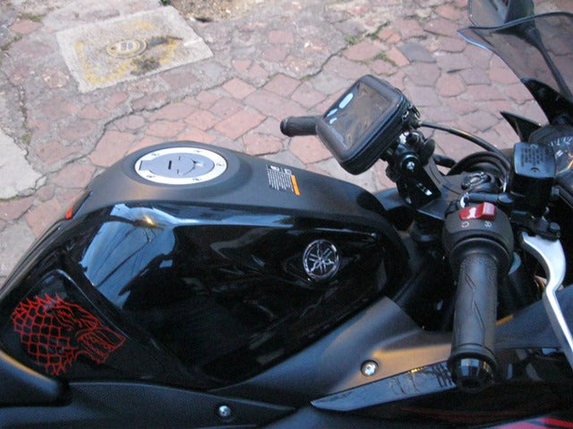 R3BG - BASE PARA GPS-CELULAR