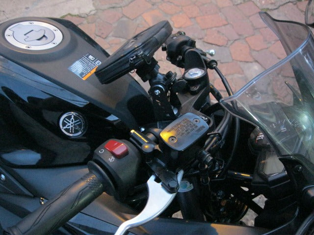 R3BG - BASE PARA GPS-CELULAR