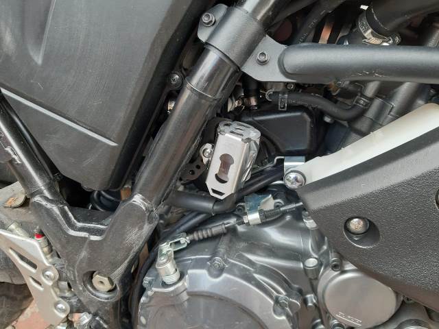 XT660PRFT - PROTECTOR RECIPIENTE FRENO TRASERO