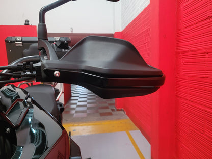 IMP0126 - REFUERZO HAND SAVERS BMW