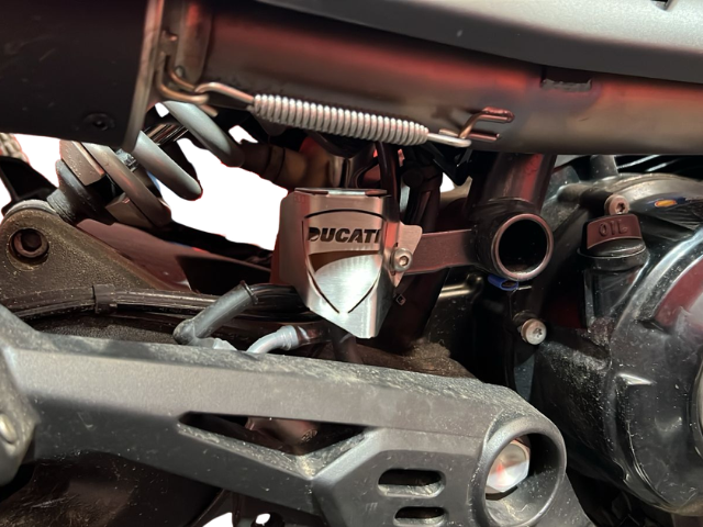 PROTECTOR RECIPIENTE FRENO TRASERO SCRAMBLER 800
