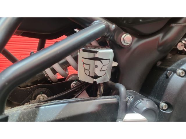 REAR BRAKE CONTAINER PROTECTOR