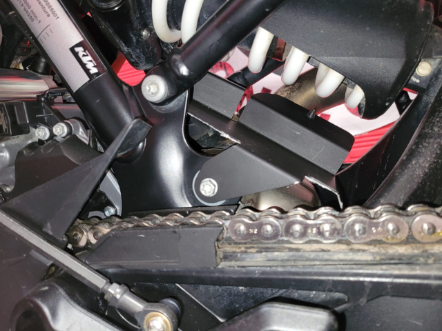 SHOCK ABSORBER PROTECTOR