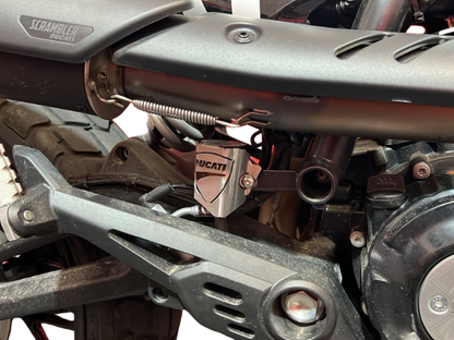 PROTECTOR RECIPIENTE FRENO TRASERO SCRAMBLER 800