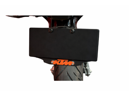 KTM200PPL - PORTA PLACA DE LUJO