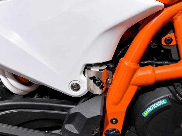 PROTECTOR RECIPIENTE FRENO TRASERO KTM 390 ADV R/X