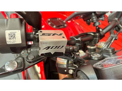 PROTECTOR BOMBA FRENO DELANTERO BAJAJ PULSAR NS 400