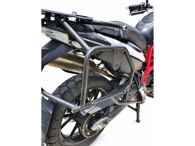 HERRAJE LATERAL BMW F 700 - F 800 GS (12-18)