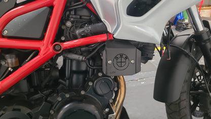 F700GSSRR - SOPORTE PARA REUBICAR REGULADOR BMW F700GS