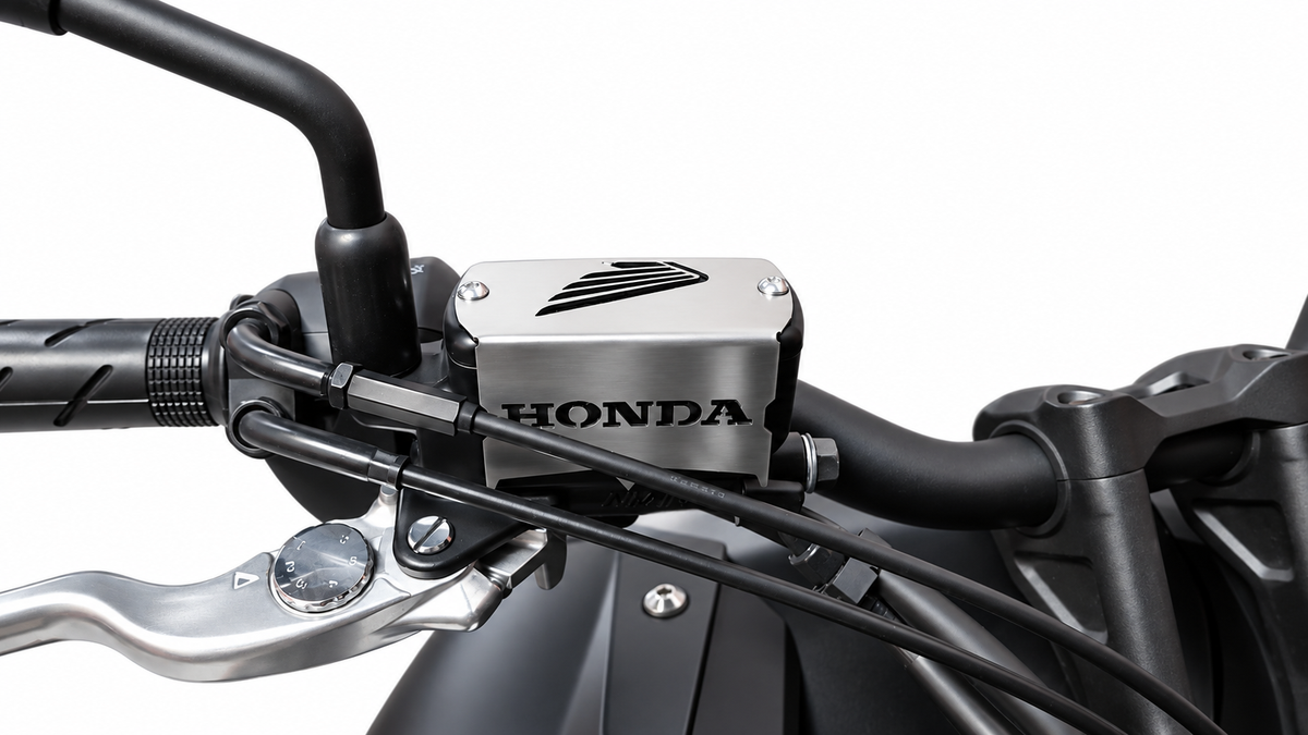 PROTECTOR BOMBA FRENO DELANTERO HONDA NX 500