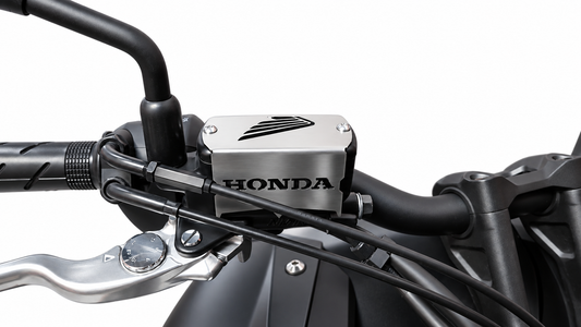PROTECTOR BOMBA FRENO DELANTERO HONDA NX 500
