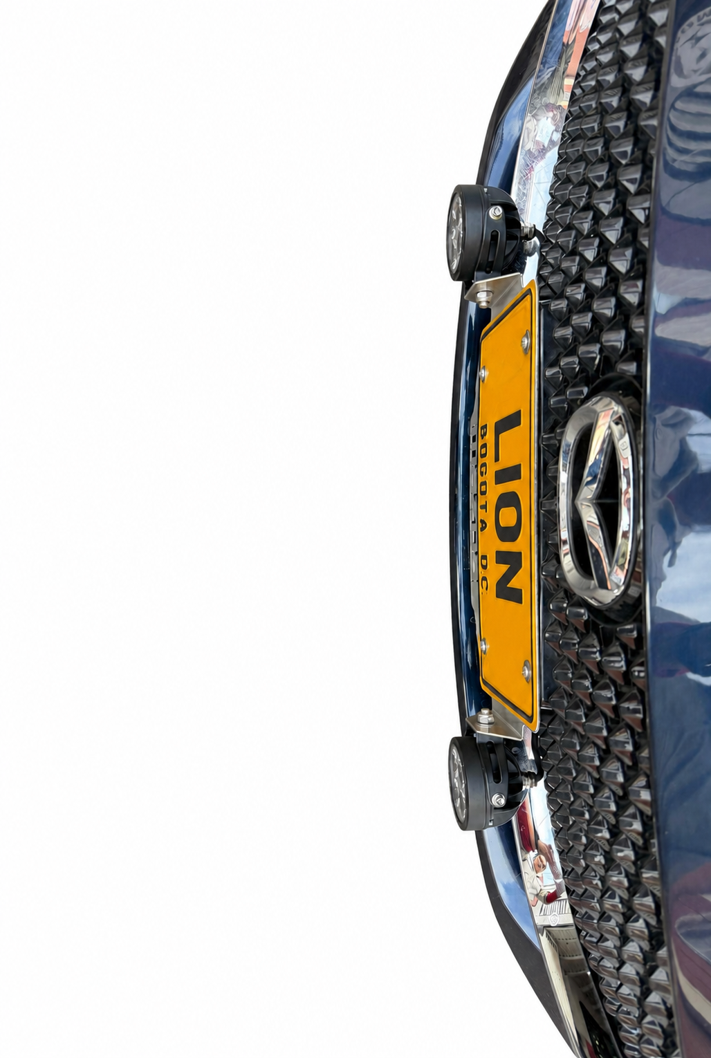 KIT EXPLORADORAS LED 10.000 LÚMENES CON PORTA PLACA PARA CARRO