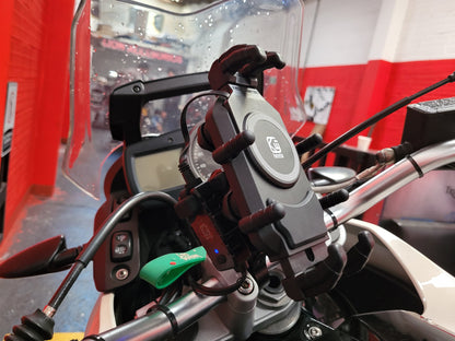 IMP0181 - PORTA CELULAR AV CARGA TIPO C + INALAMBRICA