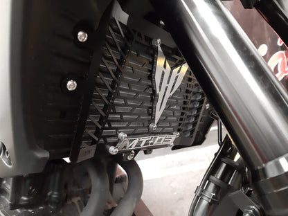 MT03PR4 - PROTECTOR RADIADOR ALTO RELIEVE