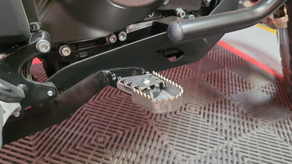 G310SEPF - EXTENSOR PEDAL DE FRENO BMW G310GS/G310R