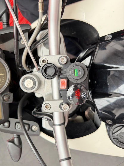 CHARGER AND VOLTMETER KIT