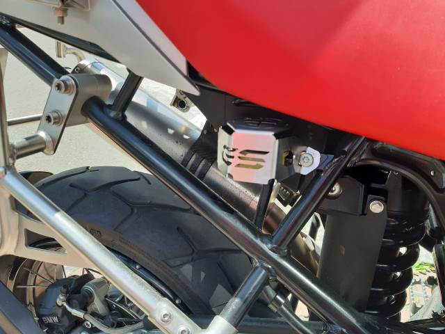 REAR BRAKE CONTAINER PROTECTOR