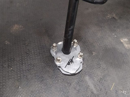 TT200BP - BASE PATA LATERAL AKT TTR 125 - 150 - 180 - 200 - TT 200DS