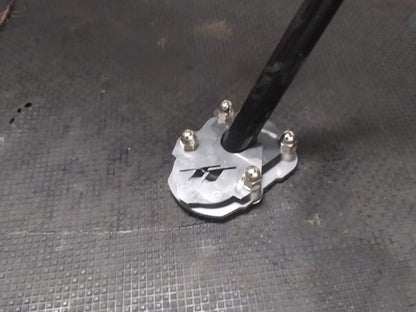 TT200BP - BASE PATA LATERAL AKT TTR 125 - 150 - 180 - 200 - TT 200DS