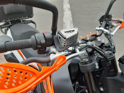 790ADVLBF - LUJO BOMBA FRENO DELANTERO