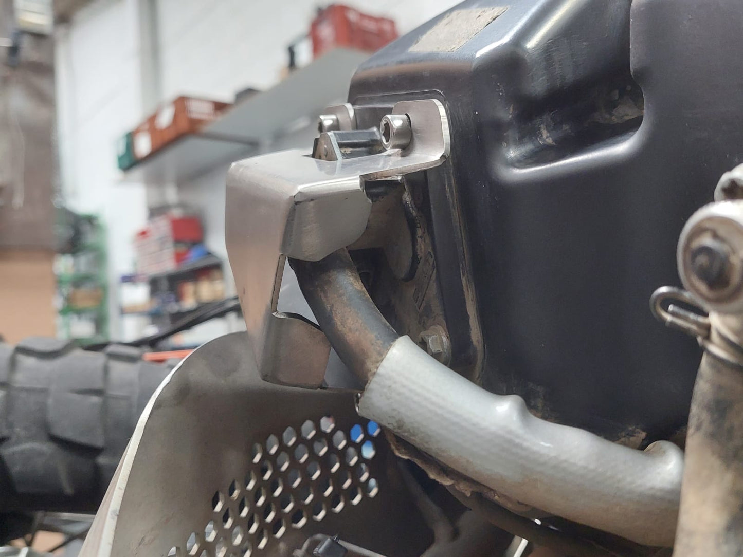 PETROL ELBOW PROTECTOR