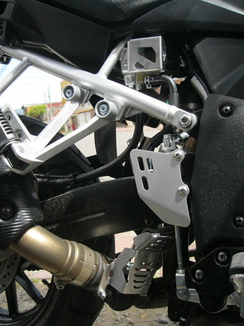 REAR BRAKE CONTAINER PROTECTOR