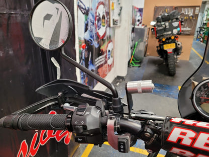 ACC27 - BASE PARA GPS-CELULAR EN EL ESPEJO