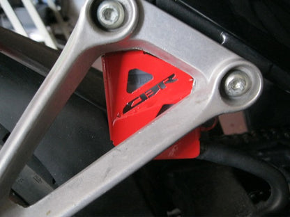 CBR250PRFT - PROTECTOR RECIPIENTE FRENO TRASERO