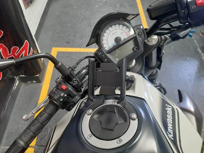 BASE FOR GPS-CELLULAR