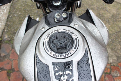 GSXS1PTT - PROTECTOR TAPA DE TANQUE   GSXS-R150