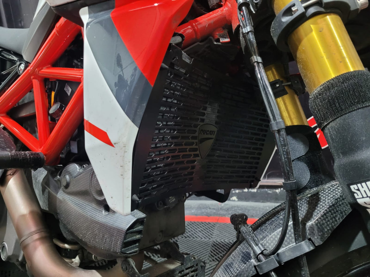 RADIATOR SHIELD