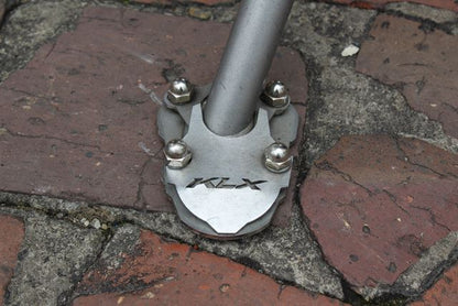 KLX250BP - BASE PATA LATERAL