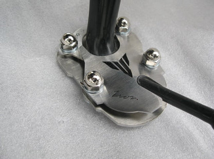 MT09BP - BASE PATA LATERAL MT09 2014-2016 / 2017 UP