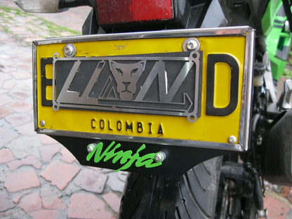 NIN300PPL - PORTA PLACA DE LUJO (SE FABRICA POR ENCARGO)