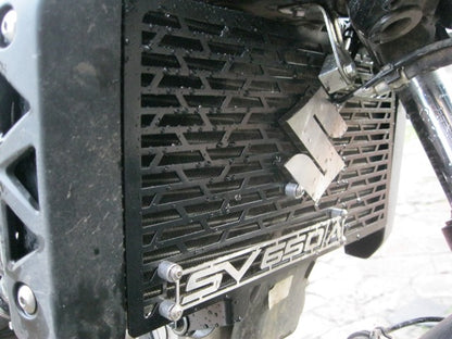 SV650PR - PROTECTOR RADIADOR ALTO RELIEVE