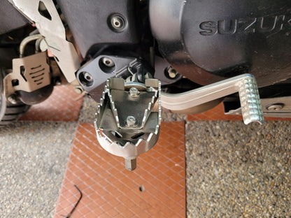 EXTENSOR POSAPIES SUZUKI VSTROM 650 CLASICA/ABS/AT/XT/VSTROM 1000 CLASICA/ABS